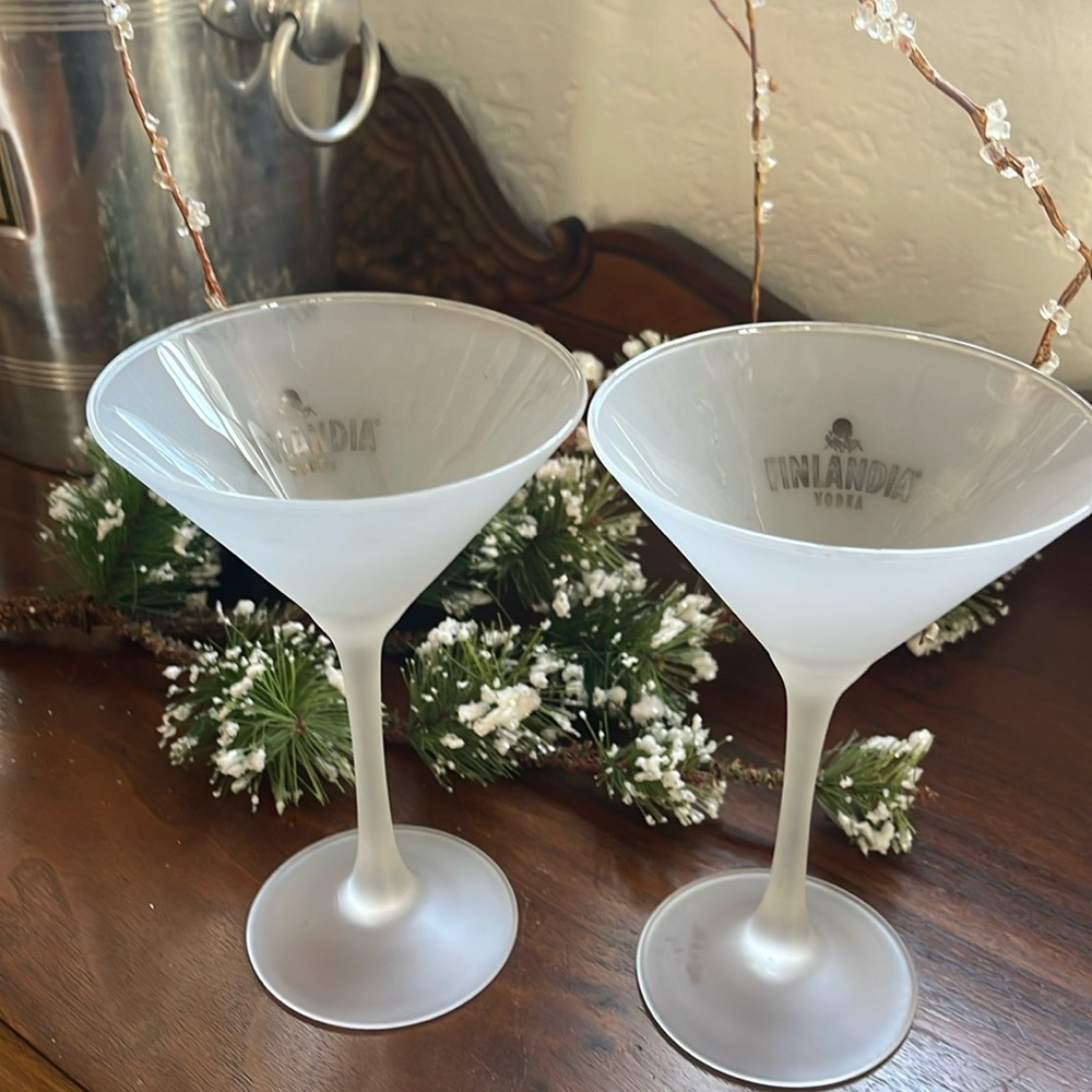 Finlandia Vodka Frosted Martini Glasses (2) by ARC France